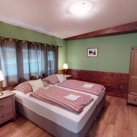 Ride Pub Drienica Apartamento Exterior foto