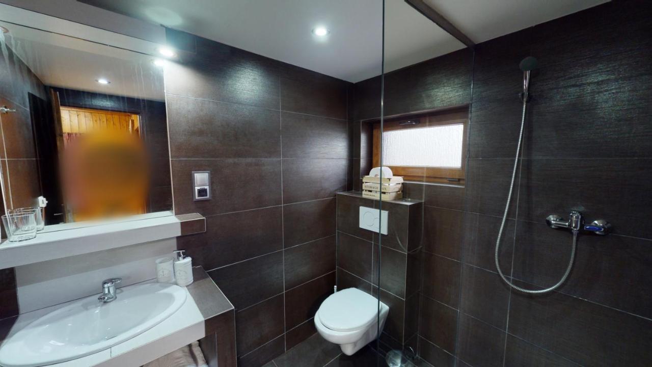 Ride Pub Drienica Apartamento Exterior foto