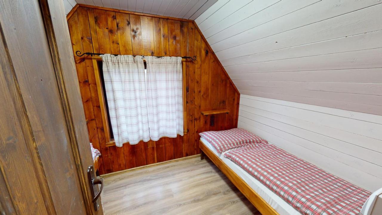 Ride Pub Drienica Apartamento Exterior foto
