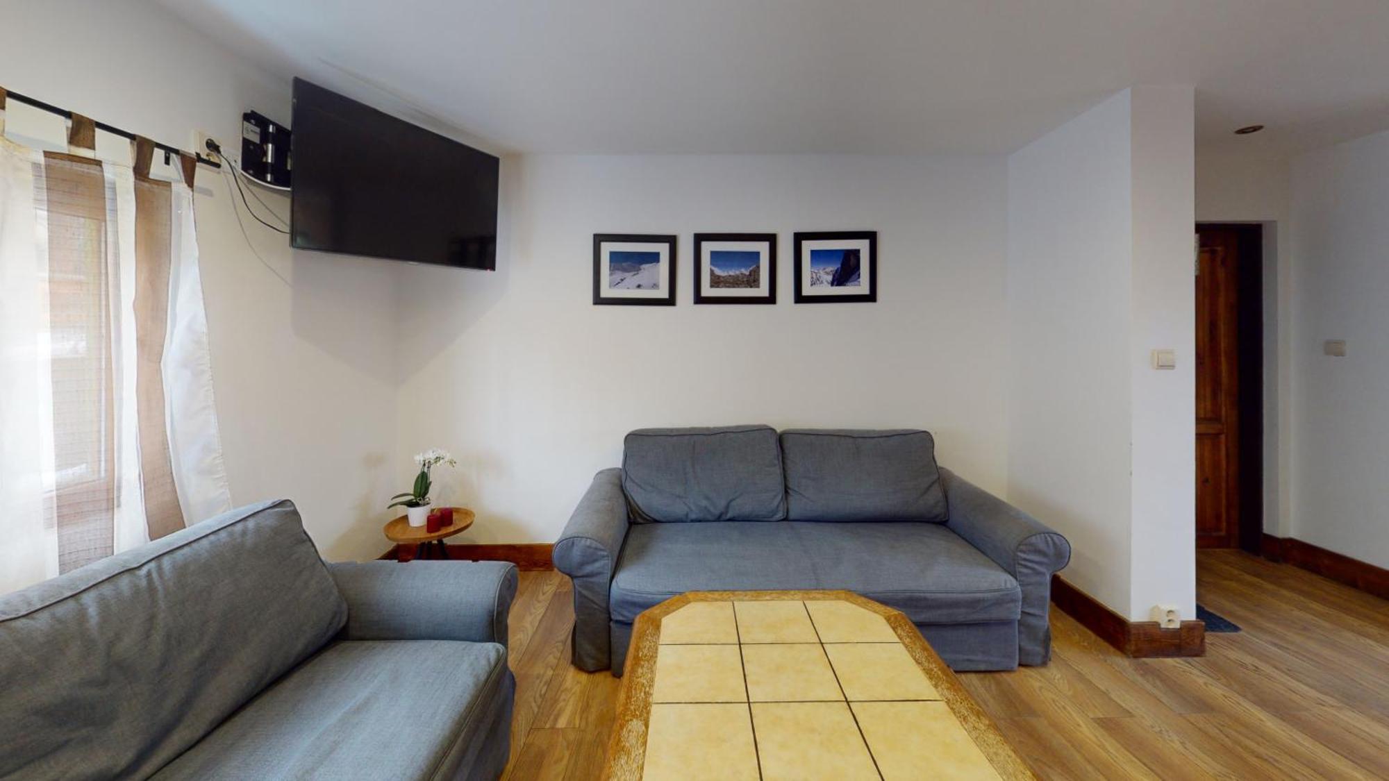 Ride Pub Drienica Apartamento Exterior foto
